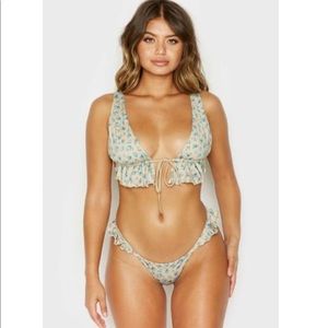 Frankies bikini Ali top and bottom in spring blue